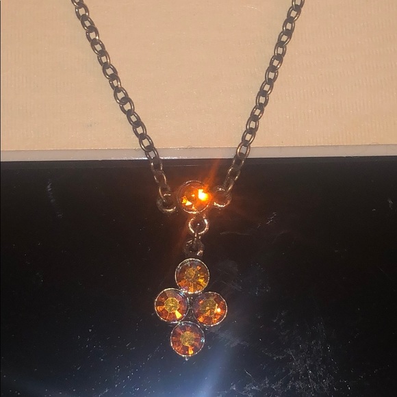 Necklace and earrings set - Picture 2 of 3